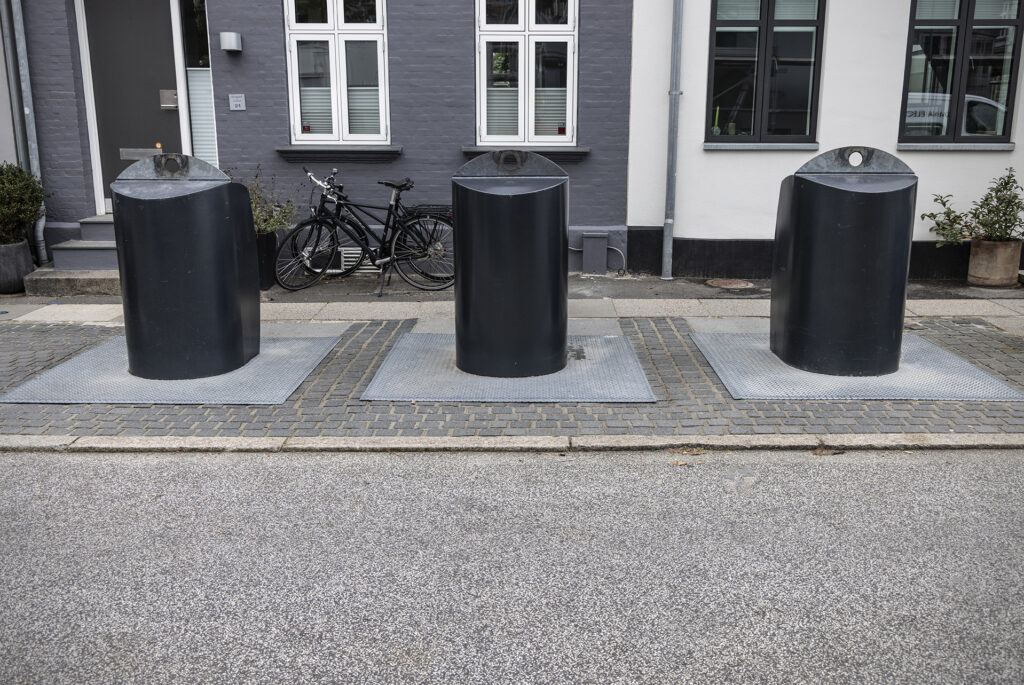 Miljøstationer med brostensbelægning med Lithomex styrkefuge i Ole Rømers Gade i Aarhus